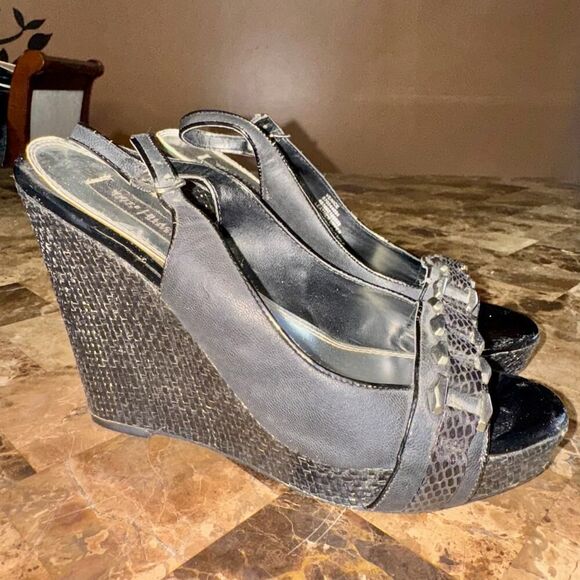 White House Black Market Embellished Wedge Heels - Size 7 - Picture 8 of 11
